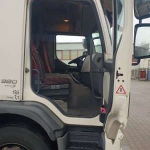 foto EUR5 Volvo 7.5m 19.5t bett lowdeck-kuplung luft seil FE320 pritsche