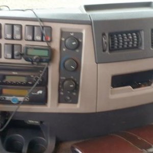 foto EUR5 Volvo 7.5m 19.5t bett lowdeck-kuplung luft seil FE320 pritsche